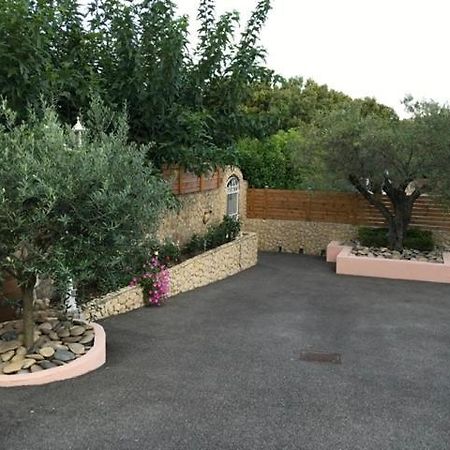Appartement Rez De Chausse Bollène Екстериор снимка