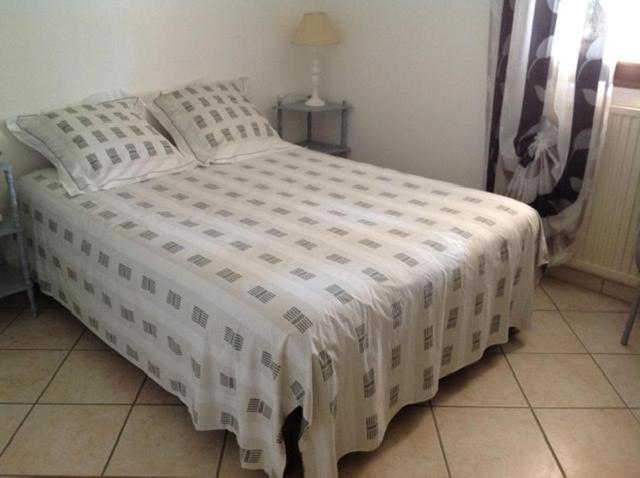 Appartement Rez De Chausse Bollène Екстериор снимка
